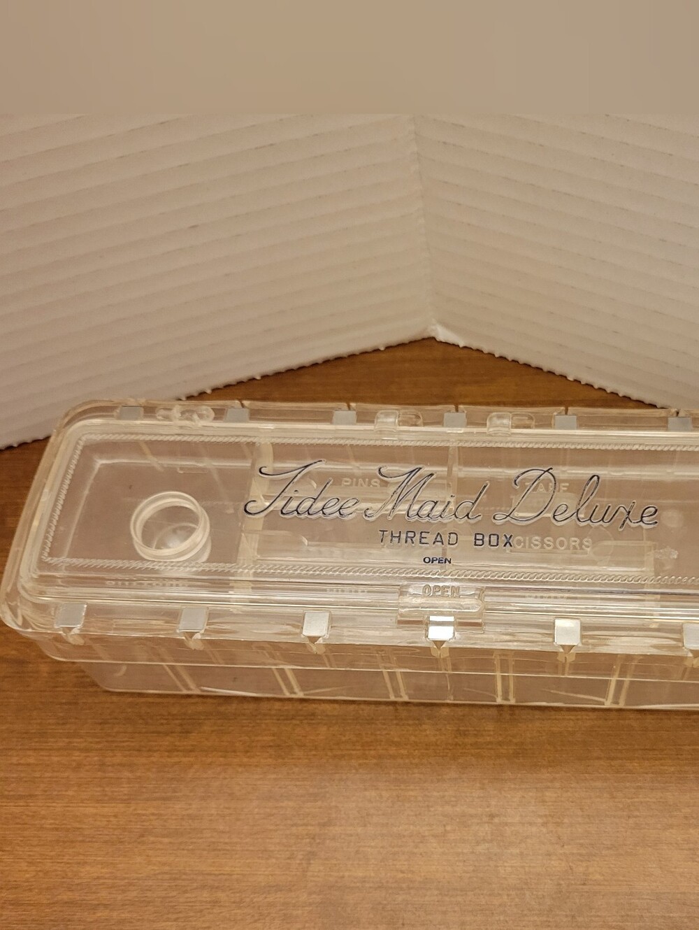 Vintge Tidee Maid Deluxe Thread Box